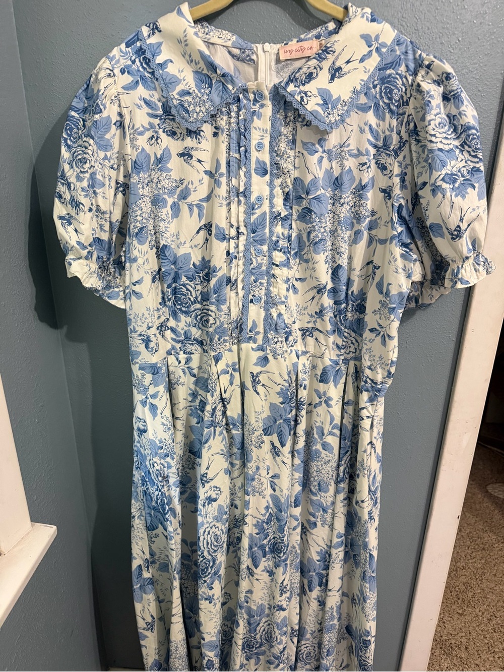 Ivy City Co. Vintage-Inspired Blue & White Floral Midi Dress